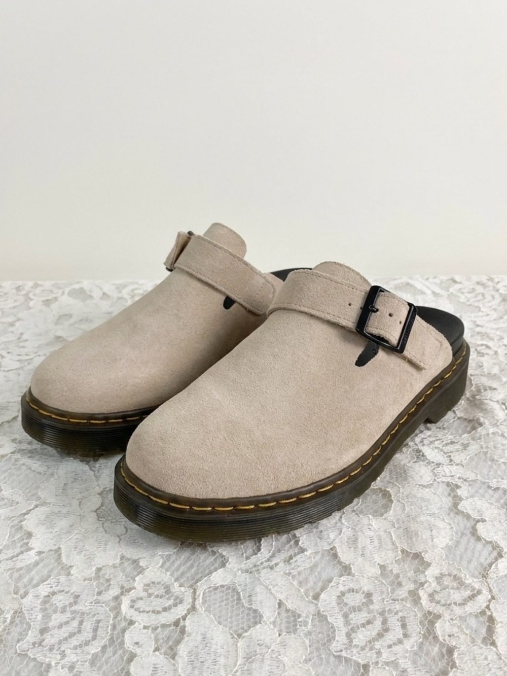 Doc Martens Carlson Tan Suede Slingback Mules Shoes Women’s 9